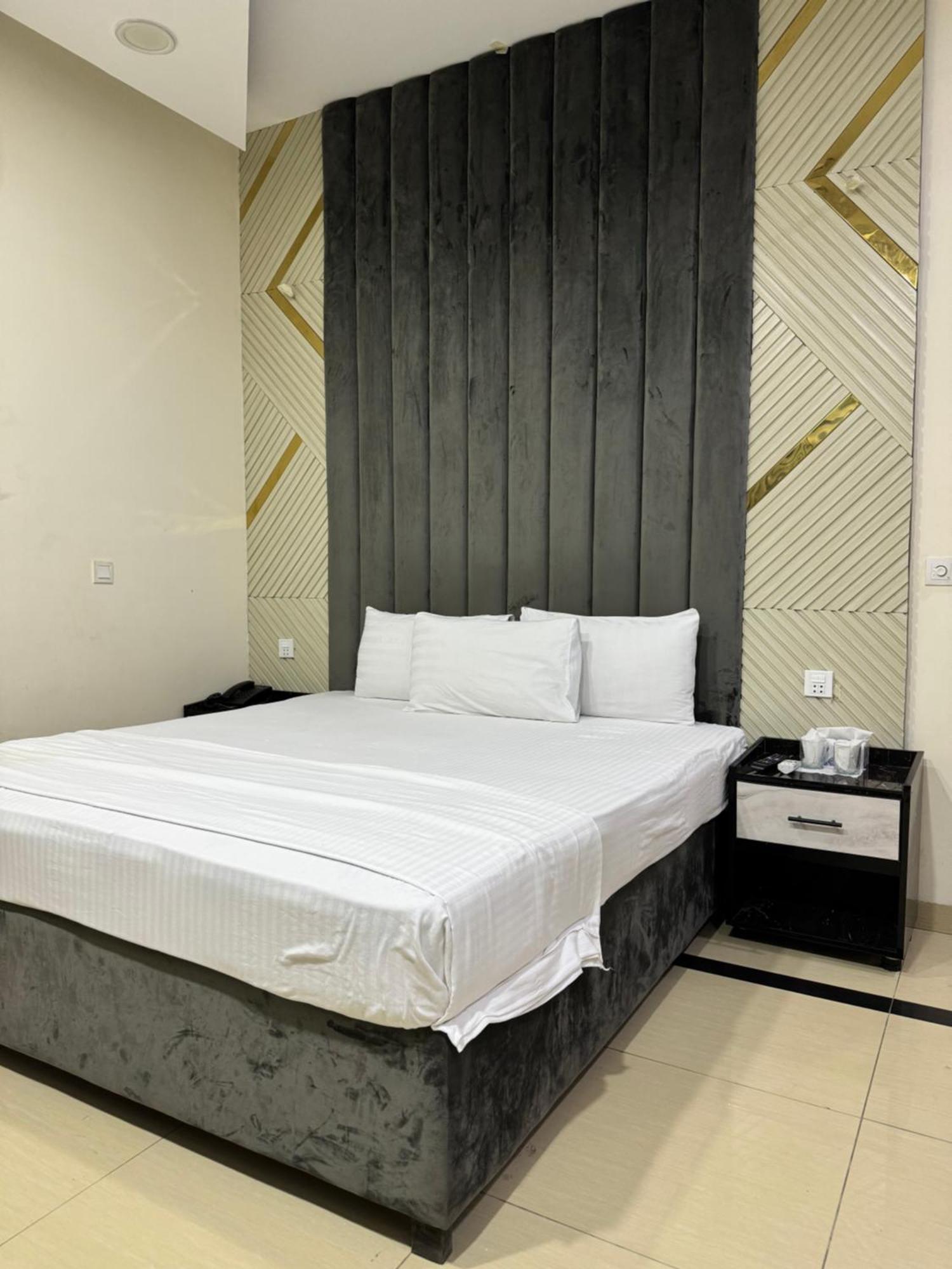 Rose Valet Guest House Islamabad Eksteriør bilde